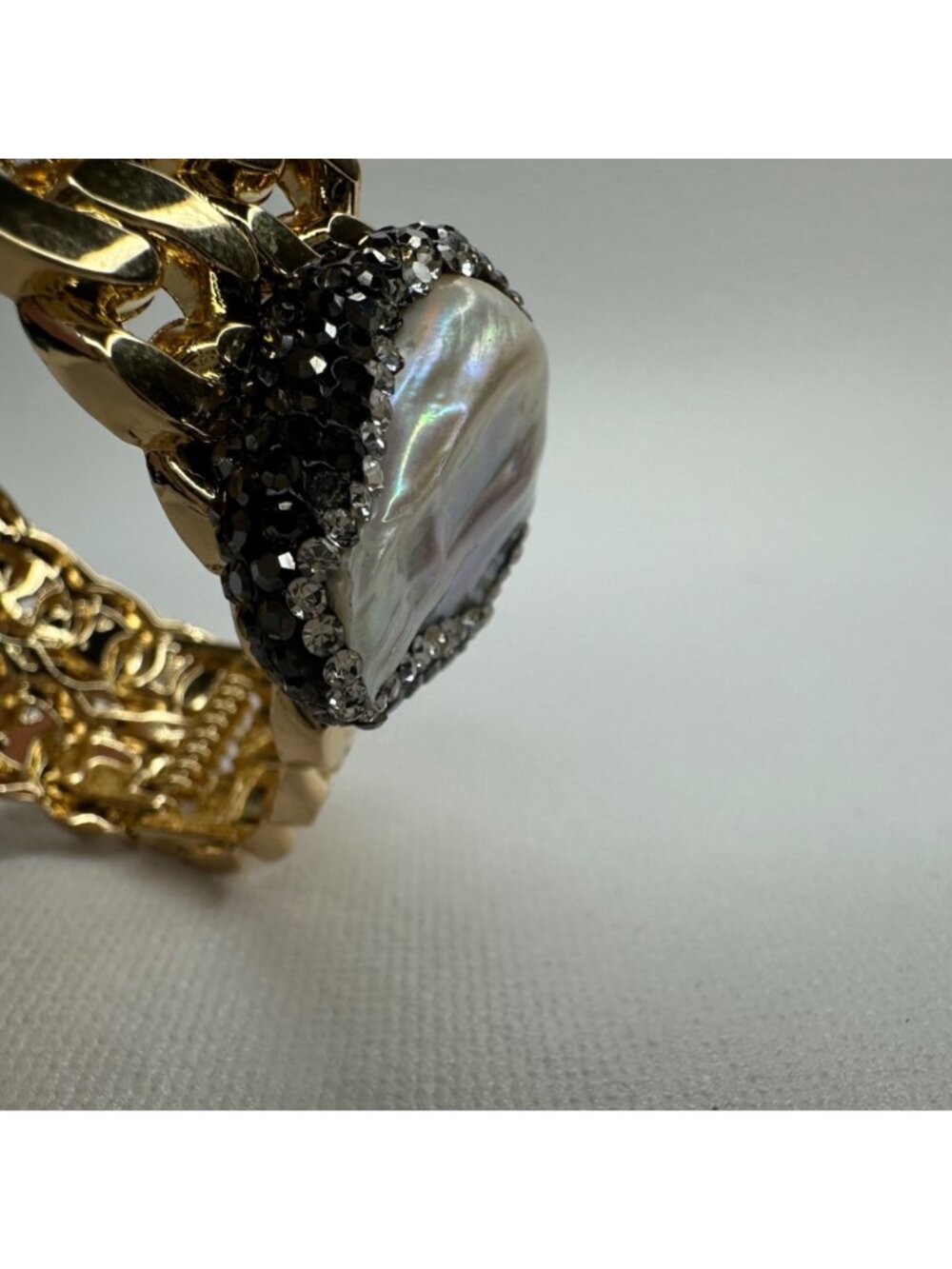Gold Tone Rhinestone Encrusted Baroque Pearl Curb Chain Cuff Bracelet Glam - Picture 5 of 12